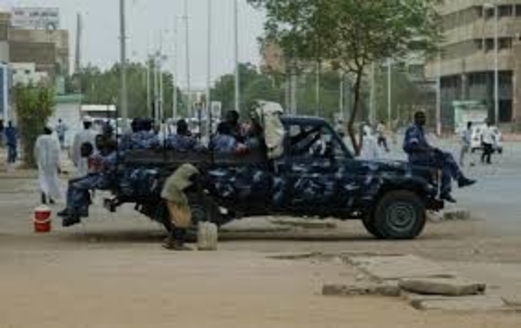 أنباء عن إعتقال رئيس وزراء السودان ووزراء آخرين وإضطرابات في المدن