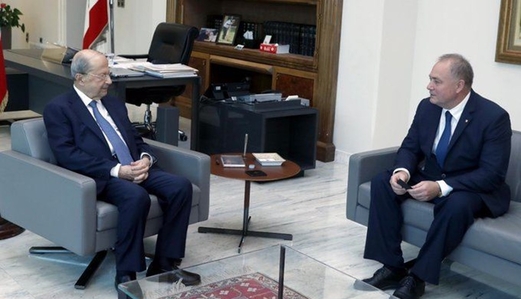 رئيس لبنان يطلب من روسيا صور الأقمار الاصطناعية لانفجار مرفأ بيروت