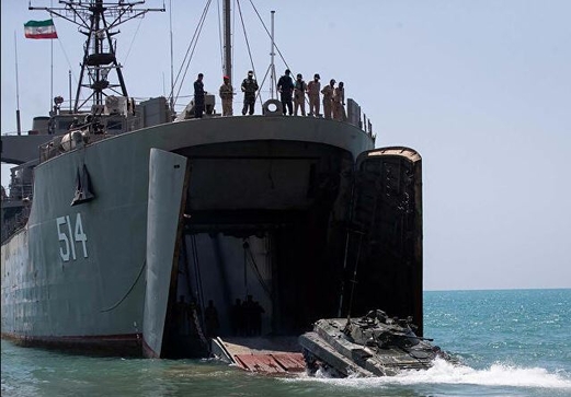 الجيش الإيراني يبدأ مناورات “ذو الفقار” البرمائية