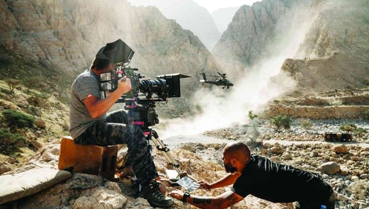 على طريقة تشرشل: بن زايد يلجأ إلى “الكمين” للتغطية على هزيمته