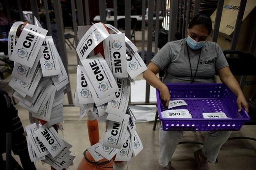 بدء التصويت بالانتخابات الرئاسية في هندوراس الغارقة في العنف والفساد