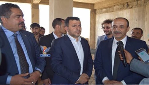 وزير الصحة يتفقد سير العمل بالصيدلية المركزية في مستشفى الكويت الجامعي