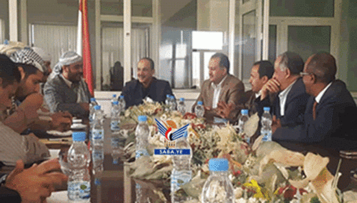 وزير الأشغال يناقش مع محافظ ريمة أوضاع شبكة الطرق في المحافظة