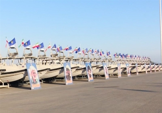 الحرس الثوري الإيراني يزيح الستار عن 110 سفينة حربية