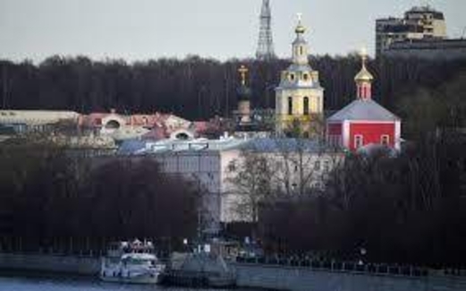 إصابة 8 أشخاص بتفجير عبوة ناسفة يدوية الصنع قرب دير في ضواحي موسكو