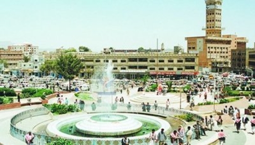 إغلاق أربعة مولات تجارية وعدد من الصيدليات المخالفة للتسعيرة بأمانة العاصمة