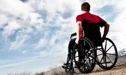 أبناء المعاقين ..فخرٌ أم خجل من آبائِهم ؟