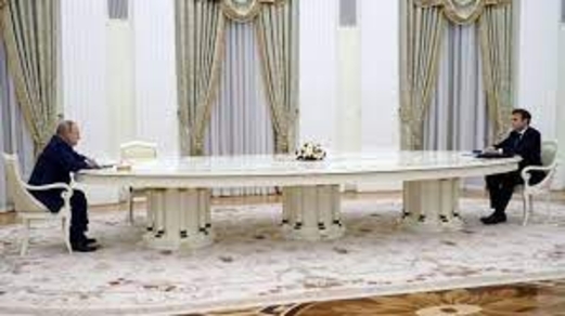 أزمة أوكرانيا: ماكرون يقول بعد اجتماعه مع فلاديمير بوتين إن هناك أياما حاسمة تنتظرنا