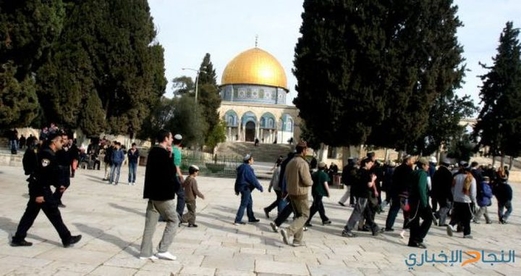 مستوطنون يقتحمون الأقصى وقوات الاحتلال تشن حملة اعتقالات بالضفة الغربية