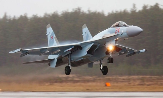 وصول مقاتلات وقاذفات روسية إلى قاعدة حميميم للمشاركة في تدريبات بحرية