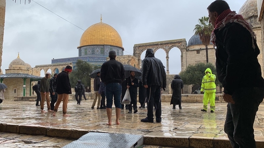 مستوطنون صهاينة يجددون اقتحام الأقصى عشية دعوات صلاة الفجر