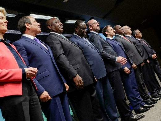 القمة الأوروبية الأفريقية تختتم أعمالها بإطلاق “شراكة متجددة” تشمل الاستثمار واللقاحات والمناخ