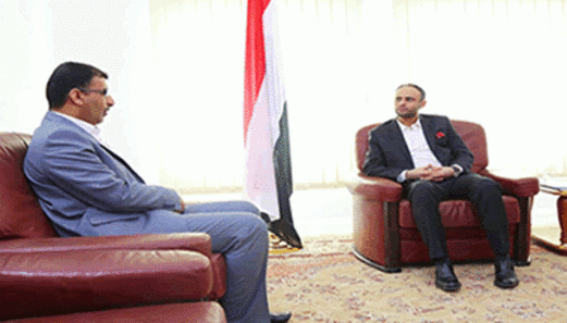 الرئيس المشاط يناقش سير العمل بقطاع الاتصالات