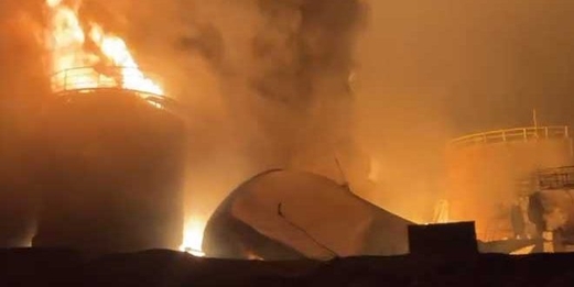 حرائق بمستودعات للوقود جراء قصف القوات الأوكرانية في لوغانسك