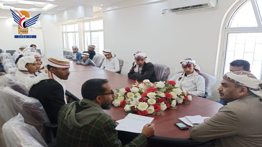 محافظ تعز يؤكد على أهمية تنشئة الأجيال على حفظ القرآن الكريم وعلومه