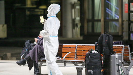 إصابات كورونا في الصين تعود للارتفاع مقتربة من 2000 حالة يوميا