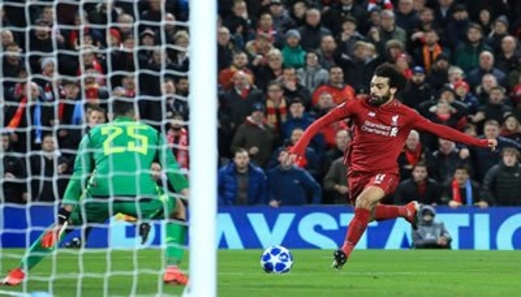 صلاح يقود ليفربول للفوز على نابولي والتأهل لدور 16 بدوري الأبطال صلاح يقود ليفربول للفوز على نابولي والتأهل لدور 16 بدوري الأبطال