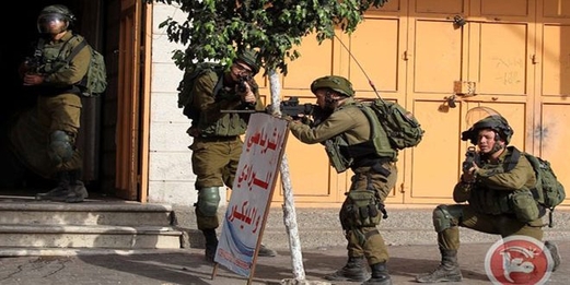 الاحتلال الإسرائيلي يعتقل سبعة فلسطينيين في الضفة الغربية الاحتلال الإسرائيلي يعتقل سبعة فلسطينيين في الضفة الغربية