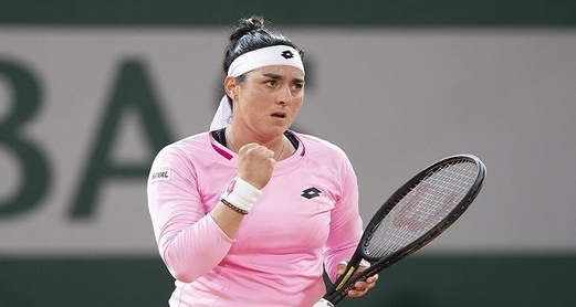 تأهل التونسية أنس جابر إلى ربع نهائي بطولة تشارلستون المفتوحة للتنس