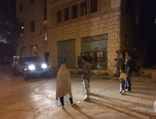 مستوطنون يعتدون على فلسطينيين في تل الرميدة بالخليل