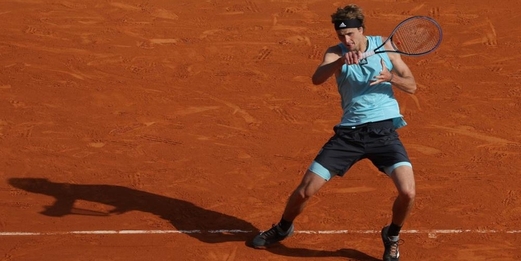 تأهل تسيتسيباس وزفيريف إلى ربع نهائي دورة مونتي كارلو للتنس