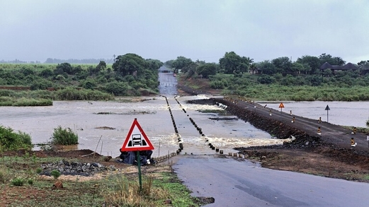 ارتفاع حصيلة ضحايا الفيضانات في جنوب إفريقيا إلى 443 قتيلاً