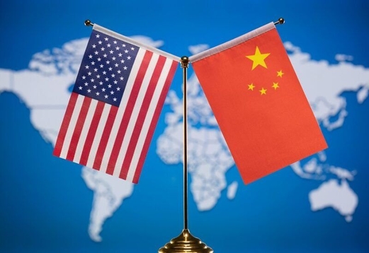 الصين تحذر سفينة حربية أمريكية أثناء عبورها مضيق تايوان