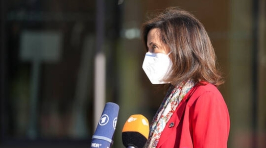 الدفاع الإسبانية: أرسلنا 10 طائرات محملة بالأسلحة إلى أوكرانيا