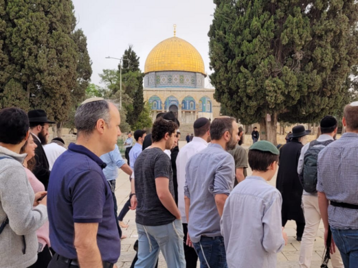 بالتزامن مع ذكرى النكبة.. مستوطنون صهاينة يجددون اقتحامهم لباحات الأقصى