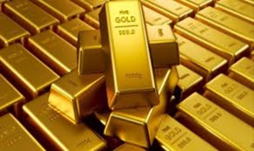 الذهب يرتفع بفعل طلب الملاذ الآمن