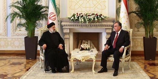 رئيسي في استقبال نظيره الطاجيكي: يجب تشكيل حكومة أفغانية تضم الأطياف كافة