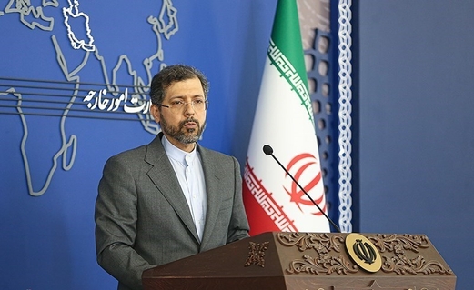 طهران ترفض البيانات الفرنسية والألمانية بشأن السفينتين اليونانيتين المحتجزتين