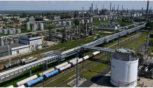 الاتحاد الأوروبي يحظر القسم الأكبر من النفط الروسي خلال ستة أشهر