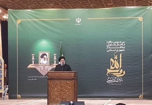 رئيسي: الشعب الإيراني أفشل المخططات الأمريكية