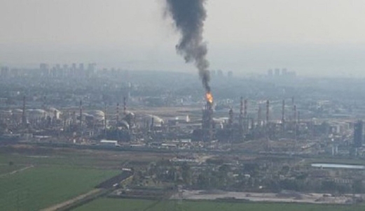 إعلام العدو الصهيوني: اندلاع حريق ضخم في مصفاة حيفا بالأراضي المحتلة