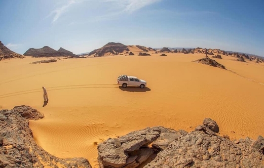 مصرع 20 شخصاً عطشاً في الصحراء الليبية