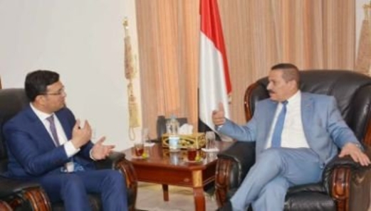 وزير الخارجية يناقش مع ممثل “اليونيسف” مشاريع المنظمة