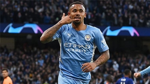 أرسنال الإنجليزي لكرة القدم يضم جيزوس نجم مانشستر سيتي رسميًا