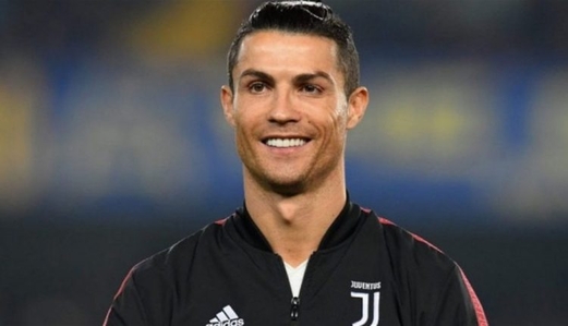 برشلونة الإسباني يفاوض على ضم رونالدو للموسم المقبل