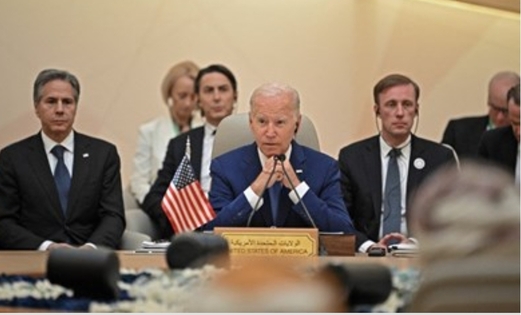 بايدن يخطئ مجدداً في نطق المصطلحات والمعاني في قمة جدة