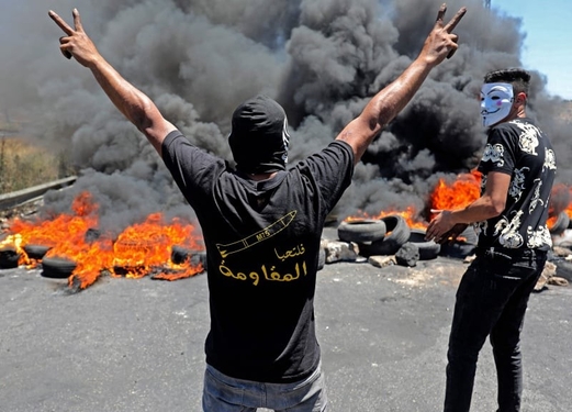 إصابة شابين جراء اشتباكات مسلحة بين مقاومين وقوات الاحتلال في طوباس