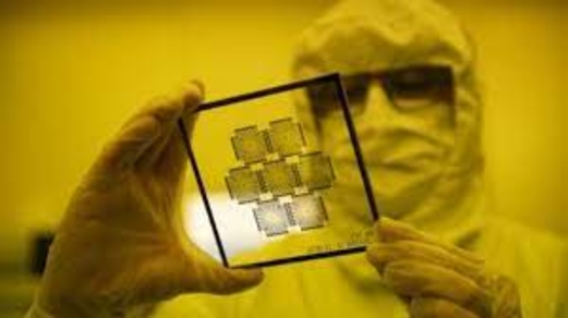 بايدن يحث الكونغرس على تخصيص 52 مليار دولار للاستثمار في أشباه الموصلات