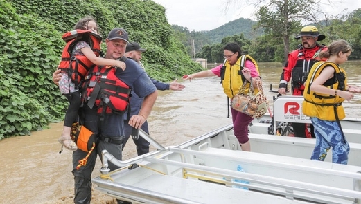 مصرع ثمانية أمريكيين جراء فيضانات “مدمرة” في ولاية كنتاكي