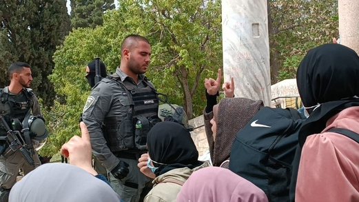 سلطات الاحتلال الصهيوني تعرقل وصول المصلين للمسجد الأقصى المبارك