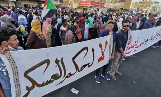 مظاهرات بالسودان تطالب بإنهاء الحكم العسكري