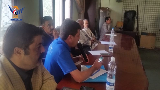 ثراء وتنوع الموروث الثقافي واﻷدبي بإب في حلقة نقاشية