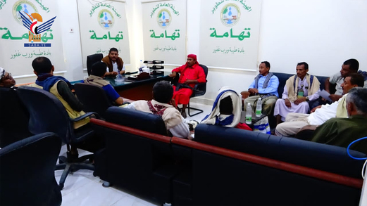 مناقشة آلية توزيع البذور على المزارعين بمحافظة الحديدة