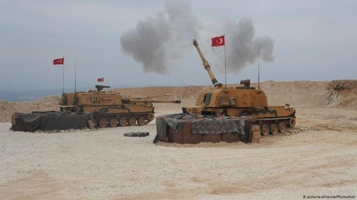 استشهاد عدد من المدنيين السوريين في اعتداء تركي على ريف الرقة الشمالي