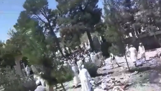 أفغانستان.. عشرات القتلى والجرحى جراء انفجار هائل في أحد أكبر مساجد هرات