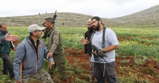 مستوطنون صهاينة يقتحمون عدة مناطق جنوب بيت لحم بحماية قوات العدو الصهيوني